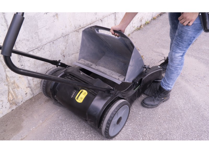 Manual Floor Sweeper - Johnny Vac - 32" (81.3 cm) Cleaning Path -  2 Side Brushes - Tank of 10.5 gal (40 L)